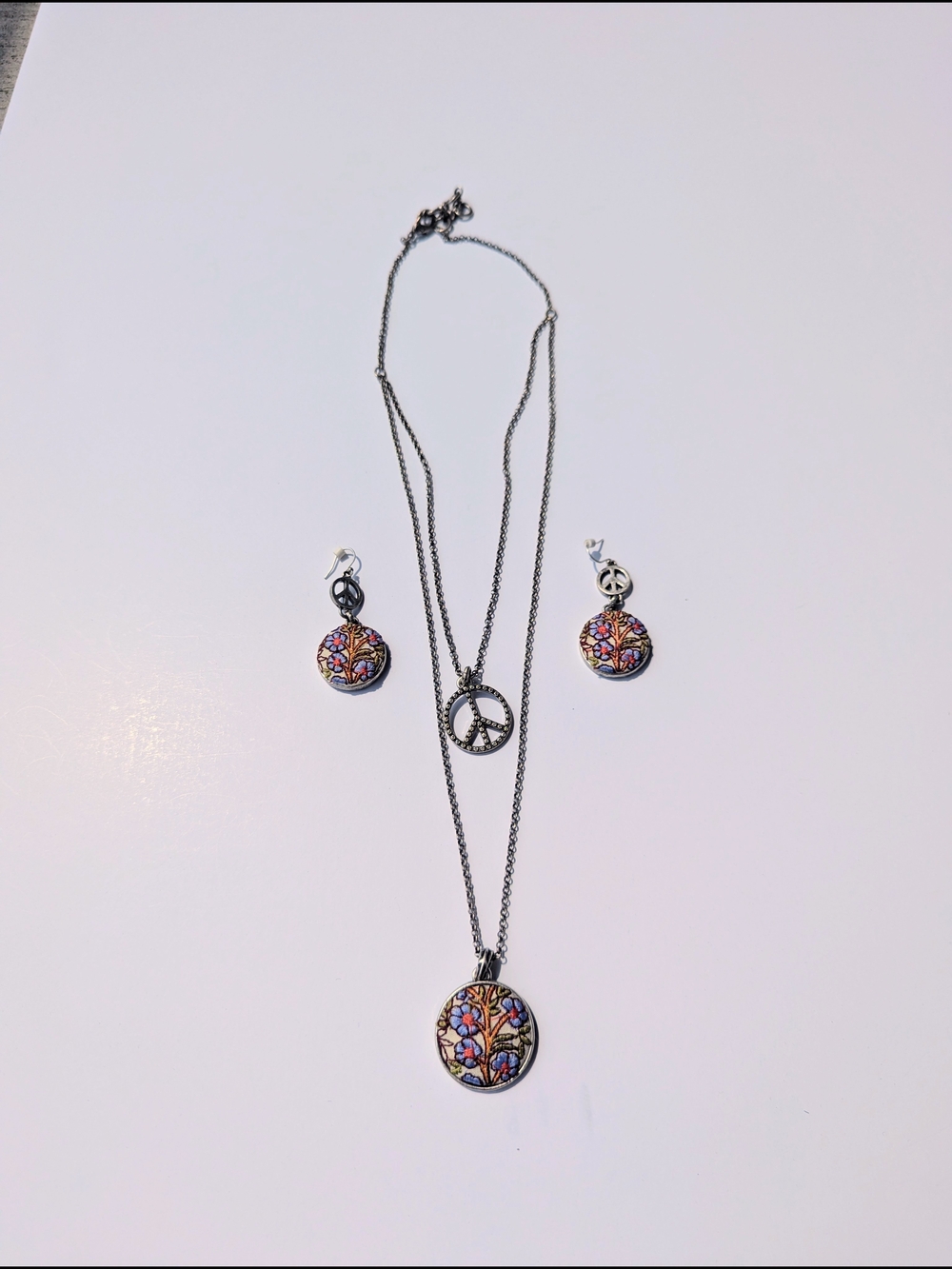 Multicolor Floral Embroidered Necklace & Earrings Set - Silver Tone